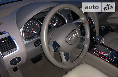 Позашляховик / Кросовер Audi Q7 2014 в 