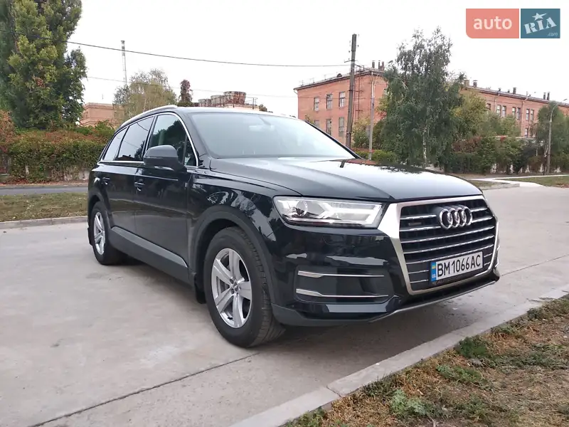 Внедорожник / Кроссовер Audi Q7 2016 в 