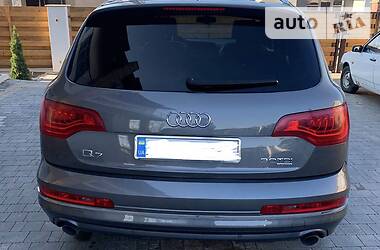 Позашляховик / Кросовер Audi Q7 2010 в 