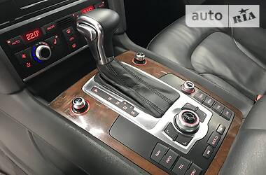 Позашляховик / Кросовер Audi Q7 2013 в 