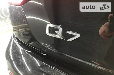Позашляховик / Кросовер Audi Q7 2013 в 