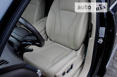 Позашляховик / Кросовер Audi Q7 2016 в 