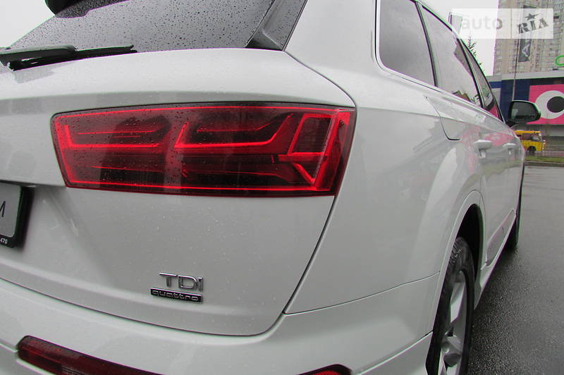 Позашляховик / Кросовер Audi Q7 2016 в Києві