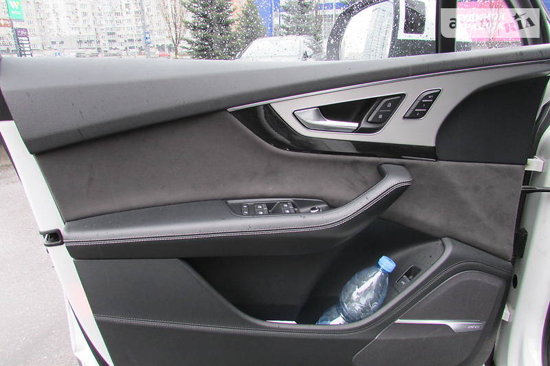 Позашляховик / Кросовер Audi Q7 2016 в Києві