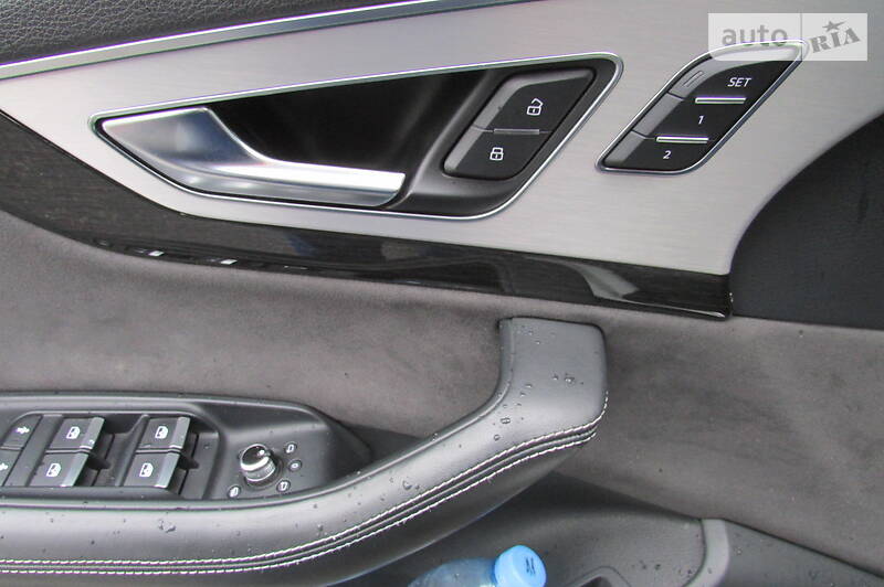 Позашляховик / Кросовер Audi Q7 2016 в Києві