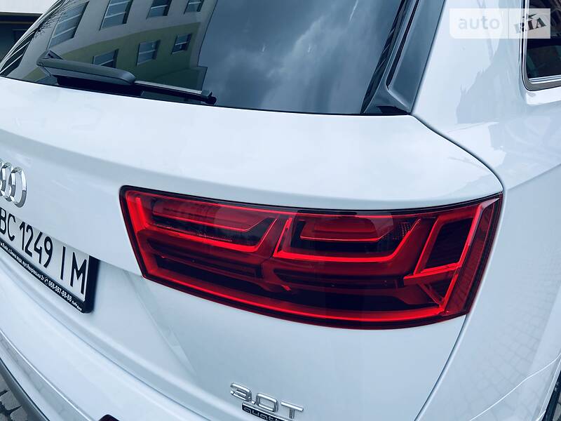 Позашляховик / Кросовер Audi Q7 2017 в Львові