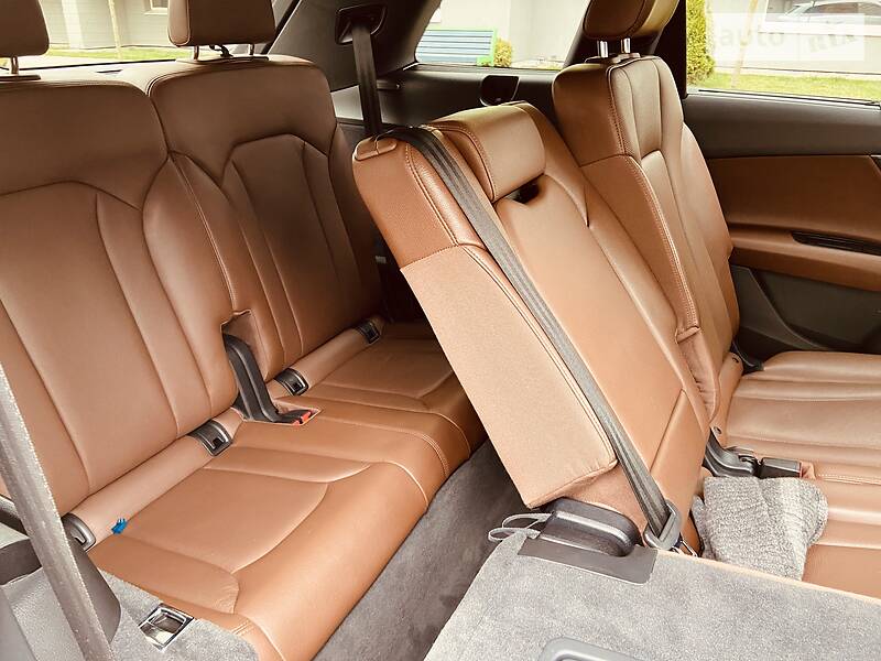 Позашляховик / Кросовер Audi Q7 2017 в Львові