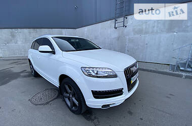 Внедорожник / Кроссовер Audi Q7 2012 в 