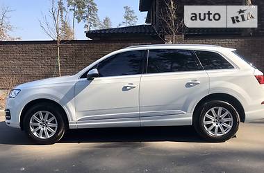 Позашляховик / Кросовер Audi Q7 2017 в 