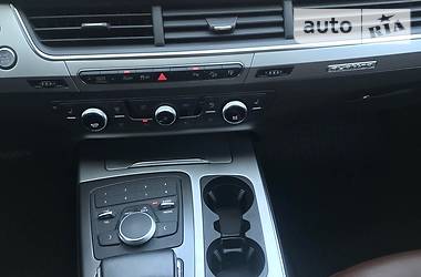 Позашляховик / Кросовер Audi Q7 2017 в 