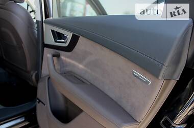 Позашляховик / Кросовер Audi Q7 2015 в 