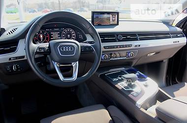 Позашляховик / Кросовер Audi Q7 2015 в 