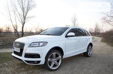 Позашляховик / Кросовер Audi Q7 2013 в 