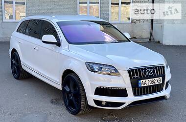 Внедорожник / Кроссовер Audi Q7 2010 в 