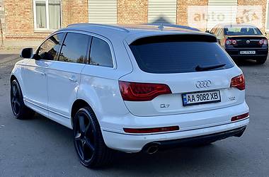 Внедорожник / Кроссовер Audi Q7 2010 в 