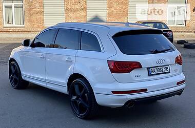 Внедорожник / Кроссовер Audi Q7 2010 в 