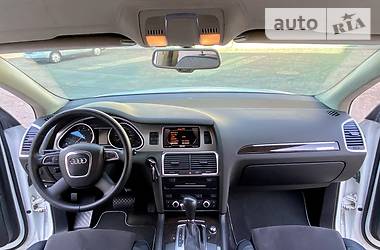 Внедорожник / Кроссовер Audi Q7 2010 в 