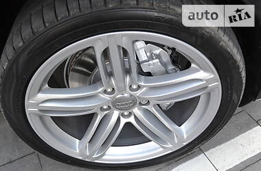 Позашляховик / Кросовер Audi Q7 2013 в 