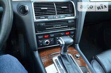 Позашляховик / Кросовер Audi Q7 2013 в 
