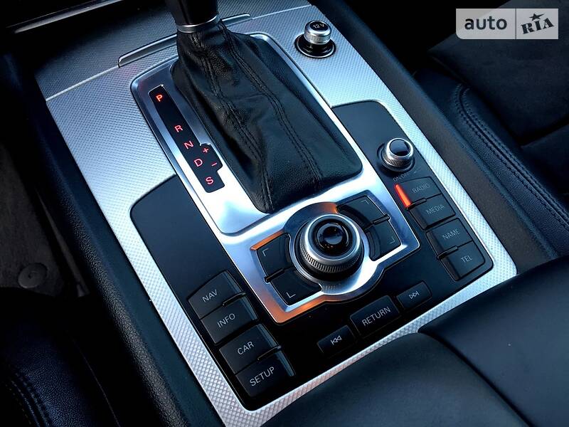 Внедорожник / Кроссовер Audi Q7 2010 в Черновцах