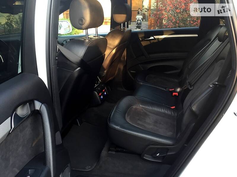 Внедорожник / Кроссовер Audi Q7 2010 в Черновцах