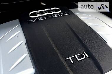 Позашляховик / Кросовер Audi Q7 2010 в 