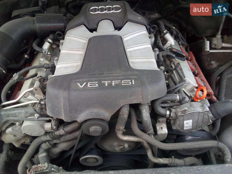 Внедорожник / Кроссовер Audi Q7 2010 в 