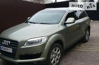 Позашляховик / Кросовер Audi Q7 2007 в 