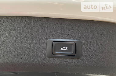 Позашляховик / Кросовер Audi Q7 2014 в 