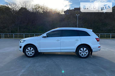 Позашляховик / Кросовер Audi Q7 2014 в 