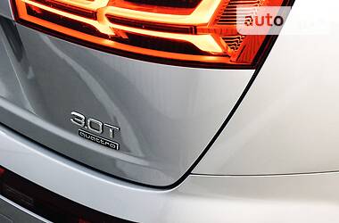 Позашляховик / Кросовер Audi Q7 2017 в 