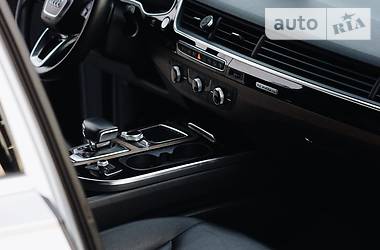 Позашляховик / Кросовер Audi Q7 2017 в 