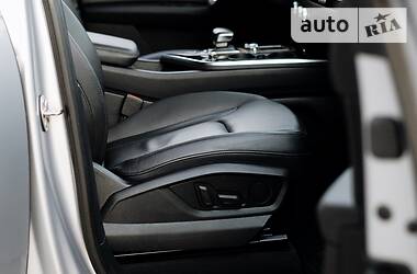 Позашляховик / Кросовер Audi Q7 2017 в 