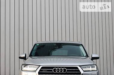 Позашляховик / Кросовер Audi Q7 2017 в 