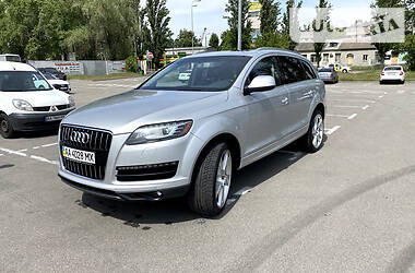 Позашляховик / Кросовер Audi Q7 2011 в 