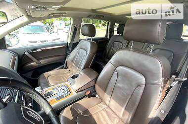 Позашляховик / Кросовер Audi Q7 2011 в 