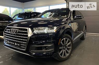 Позашляховик / Кросовер Audi Q7 2017 в 