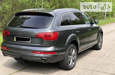 Позашляховик / Кросовер Audi Q7 2011 в 