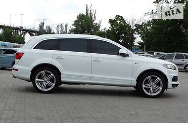 Позашляховик / Кросовер Audi Q7 2012 в 