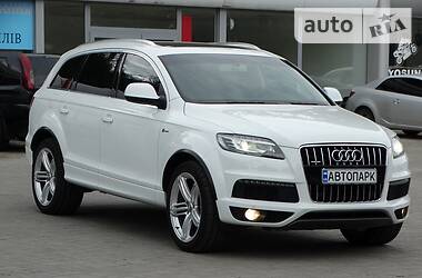 Позашляховик / Кросовер Audi Q7 2012 в 