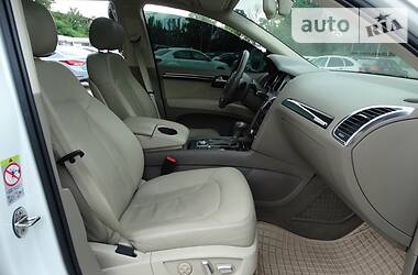 Позашляховик / Кросовер Audi Q7 2012 в 