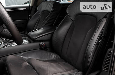 Позашляховик / Кросовер Audi Q7 2013 в 