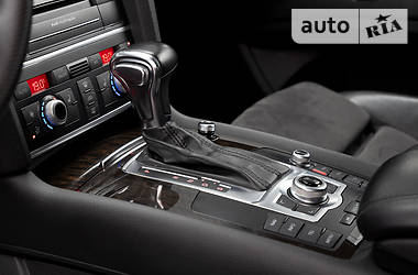 Позашляховик / Кросовер Audi Q7 2013 в 