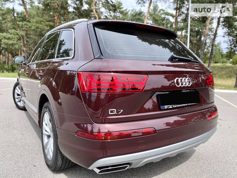 Позашляховик / Кросовер Audi Q7 2017 в Києві