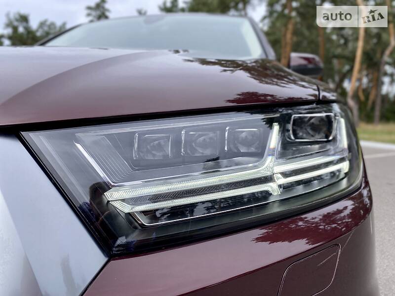 Позашляховик / Кросовер Audi Q7 2017 в Києві