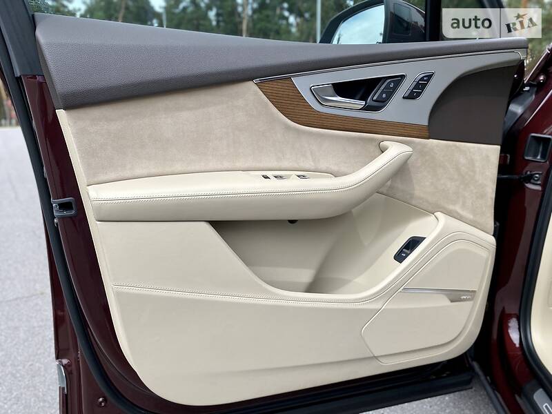 Позашляховик / Кросовер Audi Q7 2017 в Києві