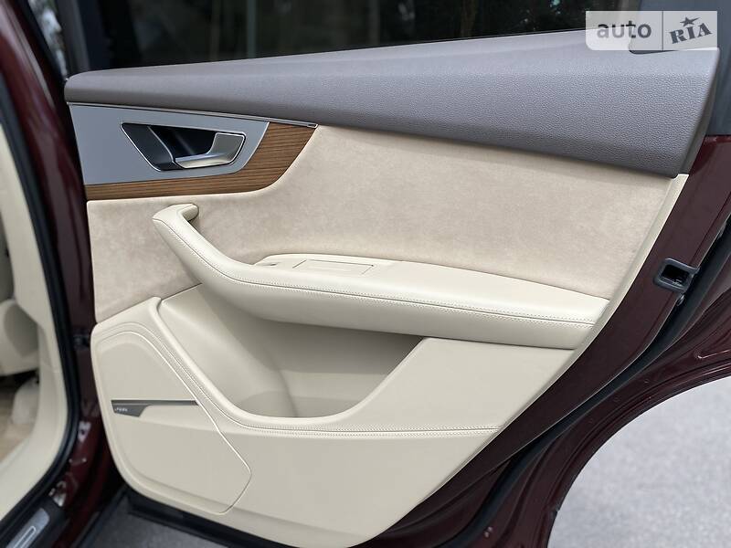 Позашляховик / Кросовер Audi Q7 2017 в Києві