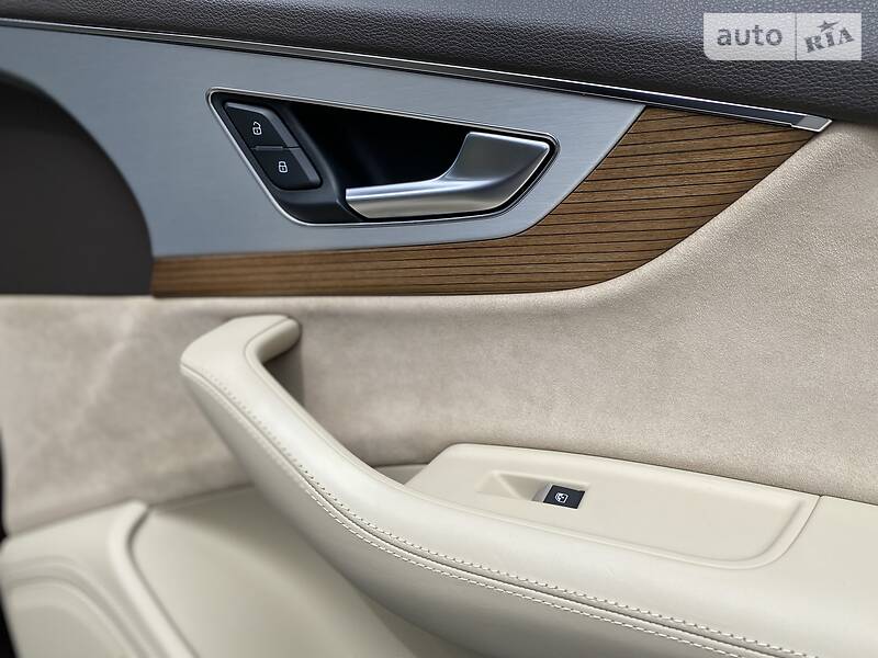 Позашляховик / Кросовер Audi Q7 2017 в Києві