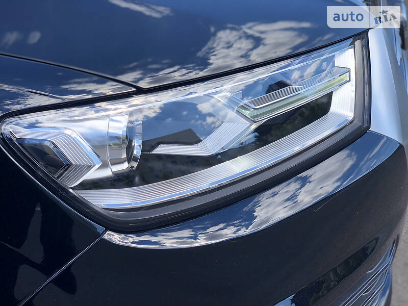 Позашляховик / Кросовер Audi Q7 2016 в Києві