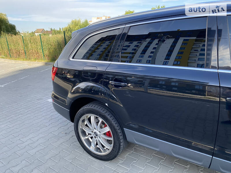 Позашляховик / Кросовер Audi Q7 2009 в Луцьку